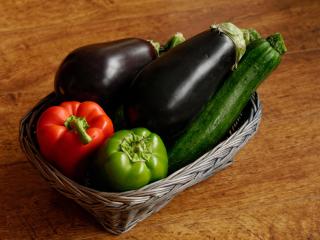 Bilde av kurv med grønnsaker