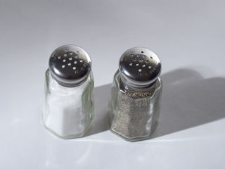 Bilde av salt- og pepperbøsse